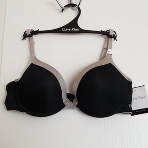 NWT Calvin Klein Flirty Push Up Bra